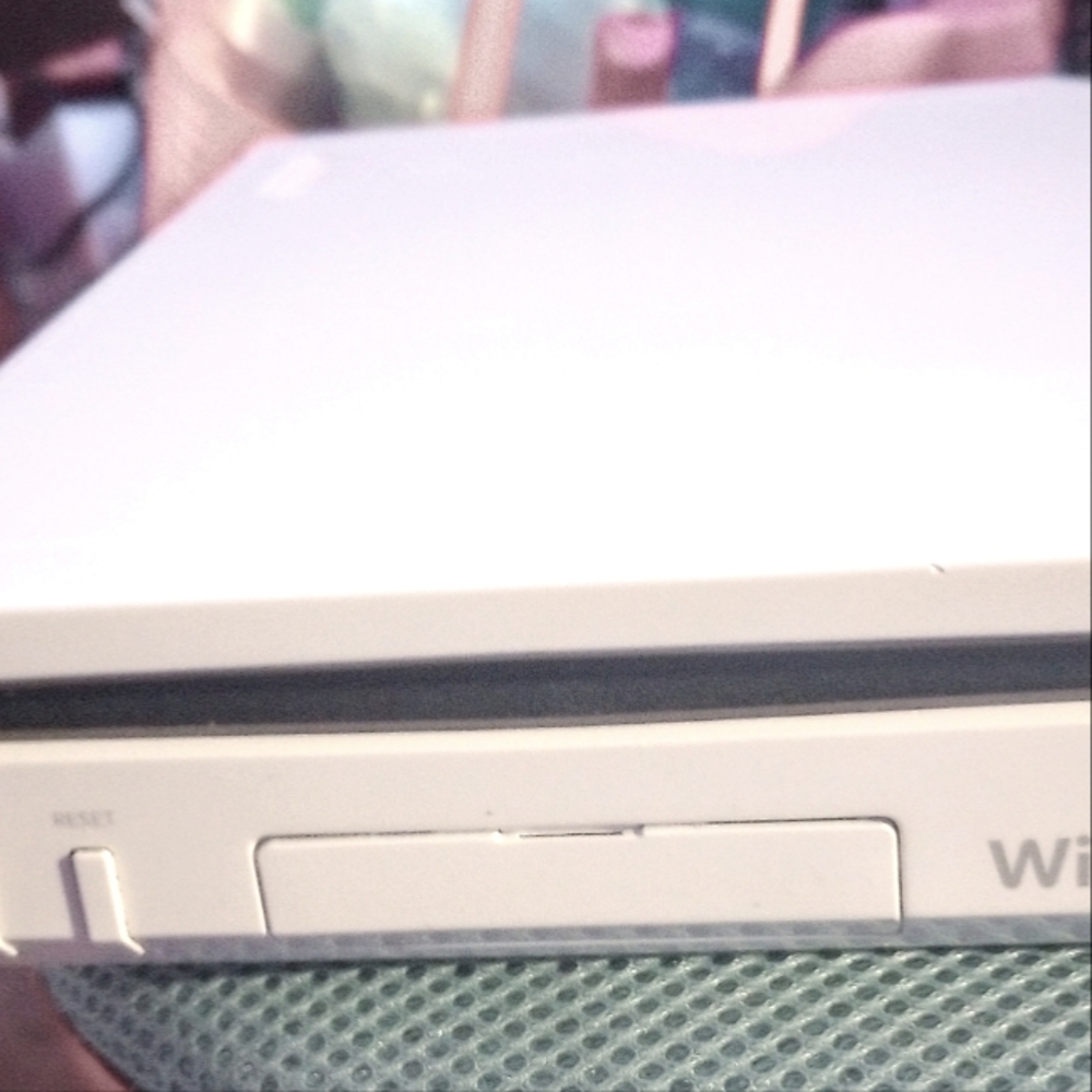 Brand: Wii Nentendo • Fully Functional Controller • All Necessary Cables